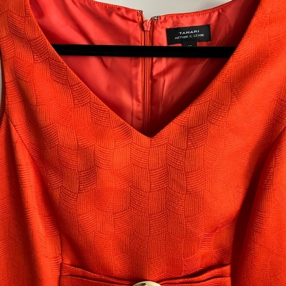Tahari orange pencil dress w gold accent women’s size 10 - Picture 2 of 6